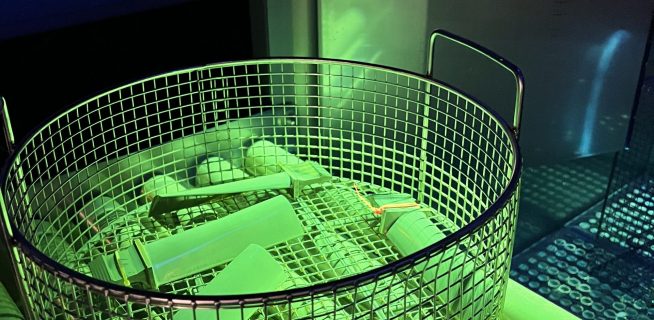 Fluoresceent Penetrant Testing Fluoresceent Penetrant Testing